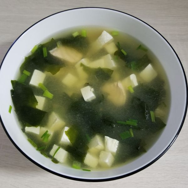 🐟鮭魚豆腐味噌湯：elise😸 一起做