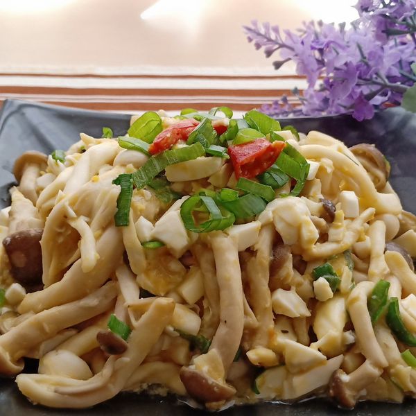 低碳低卡~鹹蛋金沙鴻禧菇：Wu Chi Hsiu 一起做