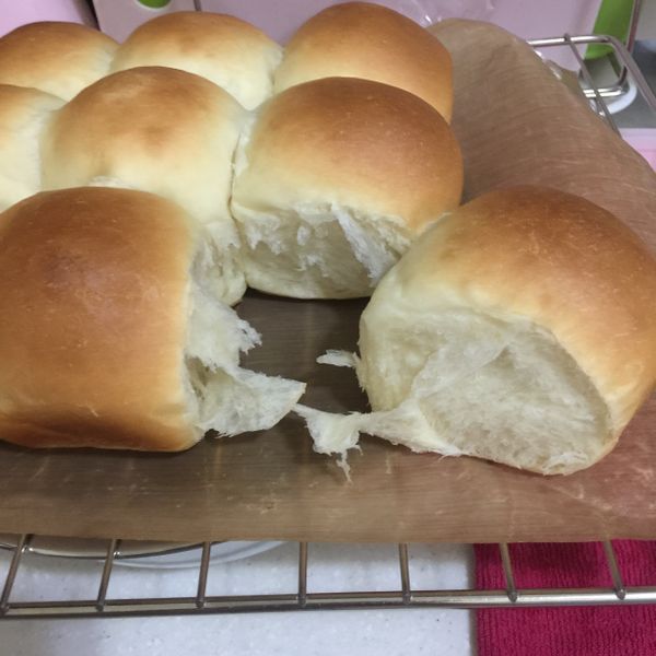 手揉香濃牛奶餐包：李小夢 一起做