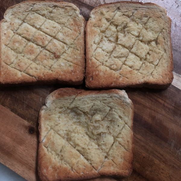 鹽奶油吐司：Angie 一起做