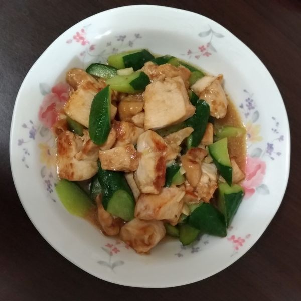 小黃瓜炒雞丁 : MANDY一起做