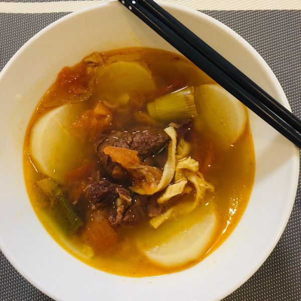 蕃茄牛肉湯【歡慶大同電鍋55週年】：艾米好吃 一起做