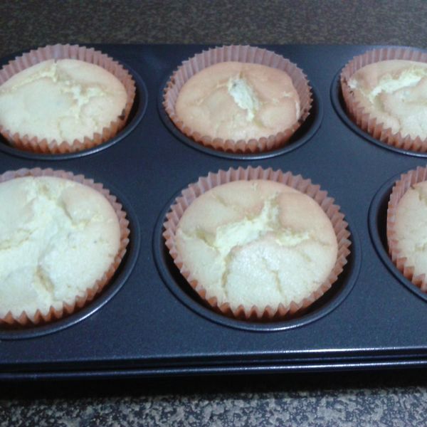 品靚烘焙-檸檬杯子小蛋糕：林珈安 一起做