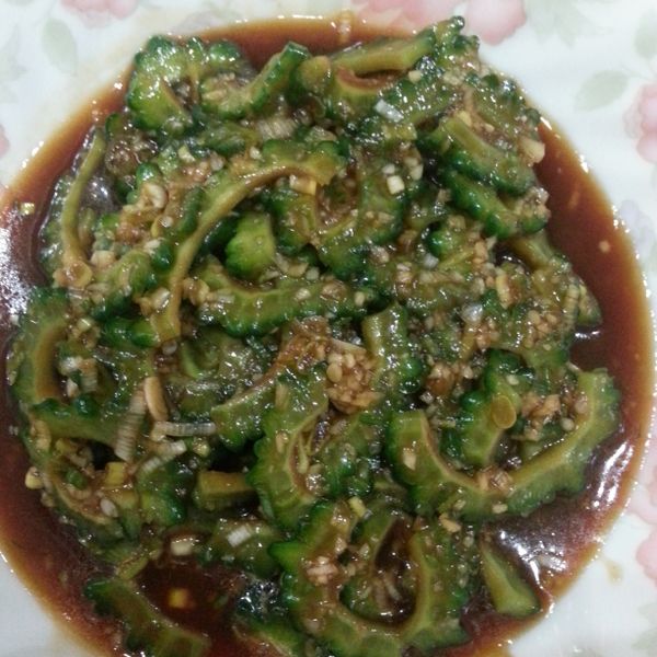 涼拌苦瓜佐五味醬：lingling 一起做