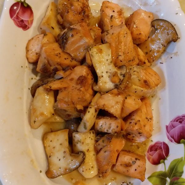 奶油香炒鮭魚杏鮑菇-手繪食譜 : 黃香一起做