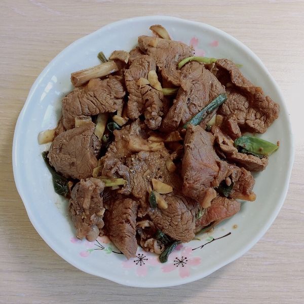 【粉豬兒】蔥爆黑胡椒牛柳 : Ali一起做