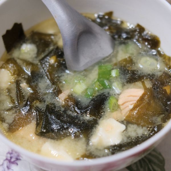 🐟鮭魚豆腐味噌湯：esther740904 一起做
