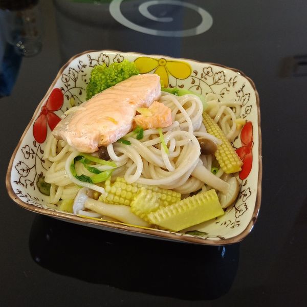 香蒜鮭魚義大利麵 : Min Hua Tsai一起做