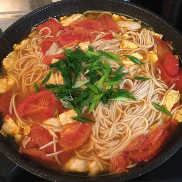 雞肉番茄炒蛋清湯麵 : 琳琳一起做