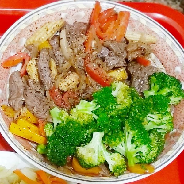 黑胡椒鐵板牛柳😋一鍋到底快速料理 : Asuna一起做