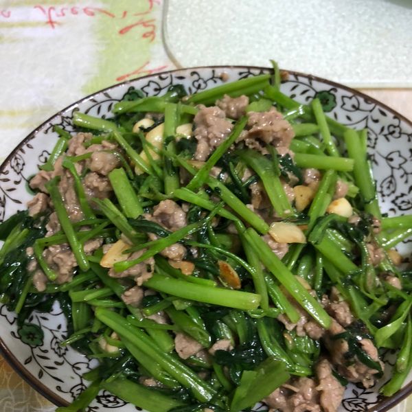 牛肉炒空心菜：曾太太 一起做