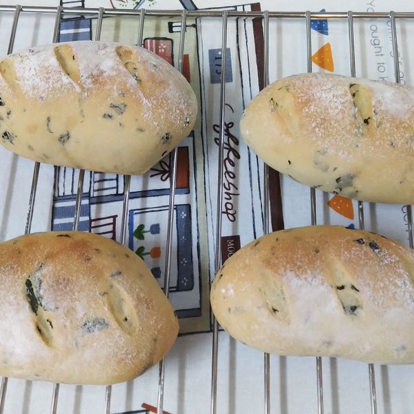 新鮮羅勒（九層塔）麵包 : 老娟子一起做