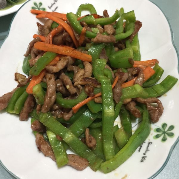 青椒炒肉絲 : 林靜靜一起做