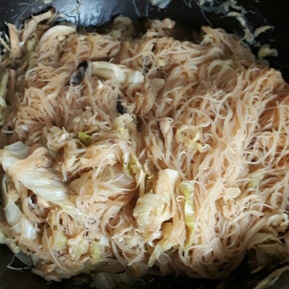 媽媽私房炒米粉【家常好味道-簡單好上手】 : 可樂一起做