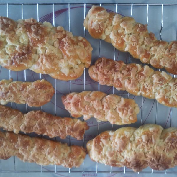 鮮奶油麵包：楊欣怡 一起做