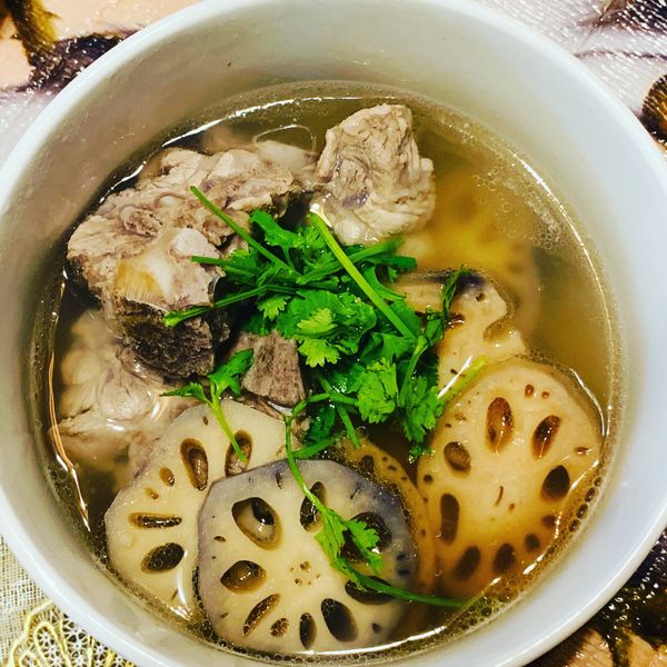 蓮藕排骨湯（電鍋料理）：Li Yan Chen 一起做