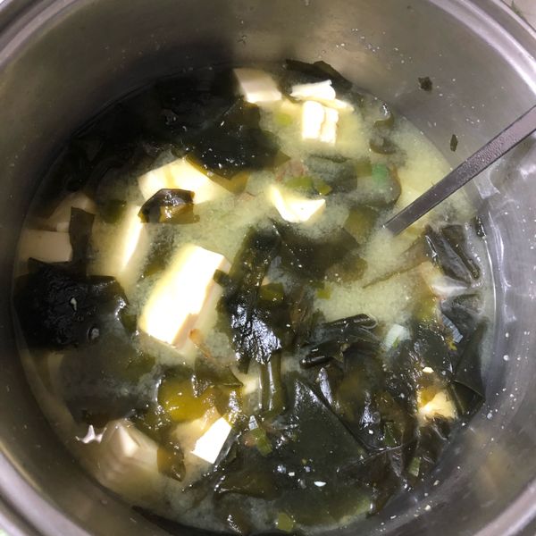 【省錢料理】海帶芽豆腐味噌湯：esther740904 一起做