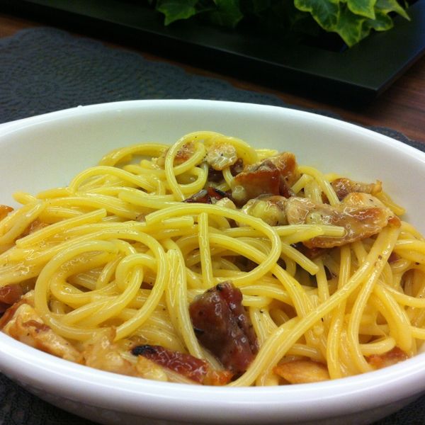 【義大利美食學院】培根蛋黃麵：純 一起做