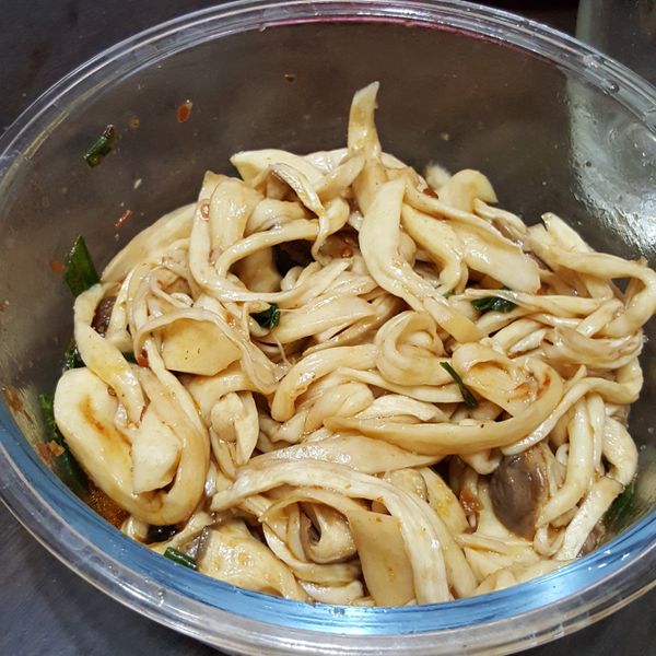 辣拌金針菇 脆滑軟嫩小秘訣 : 陳小瓜一起做