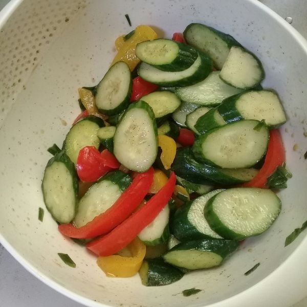 低卡鹽水雞胸拌黃瓜 : 果子一起做