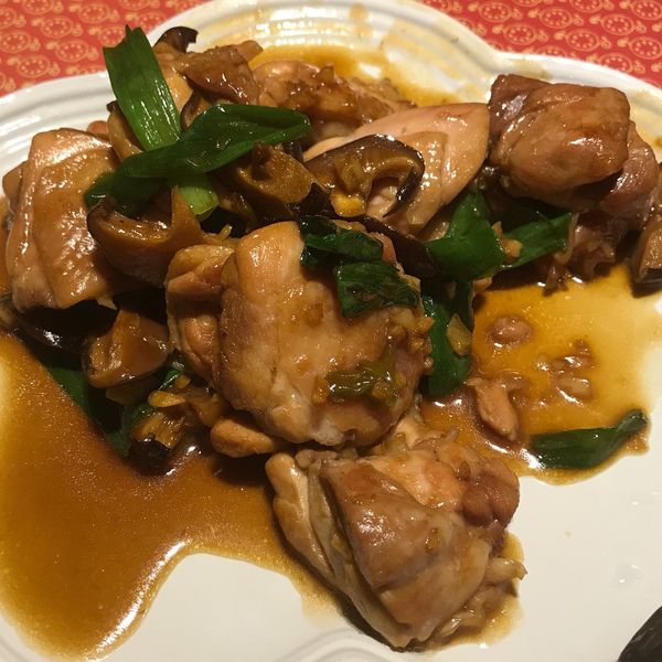 餐桌上的人妻料理*蠔油香菇炒雞腿肉：君君 一起做