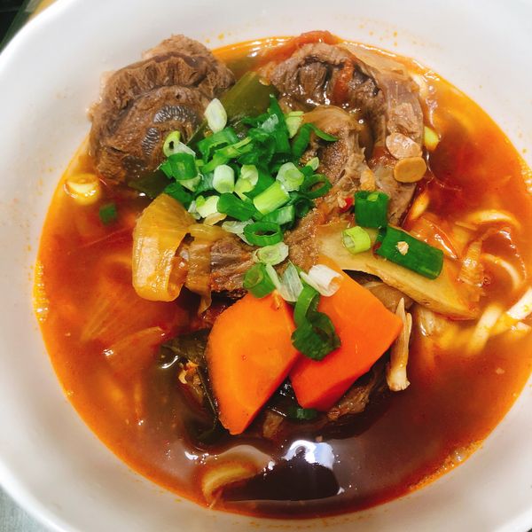 美味到流淚的番茄紅燒牛肉麵 : ili一起做