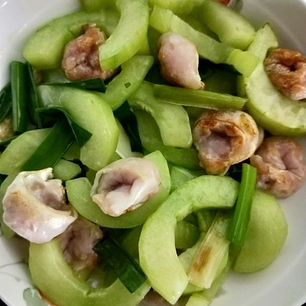 大黃瓜炒魚餃 : Mei-Zu Shih一起做