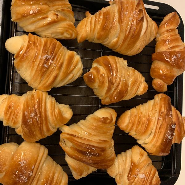 『楓糖海鹽牛角可頌』用麵包機打出薄膜麵糰 : Joan Wang一起做