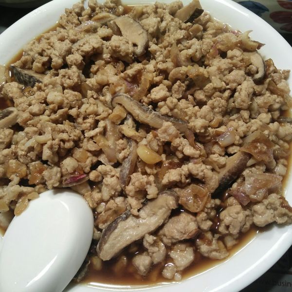 香菇肉燥：yin 一起做