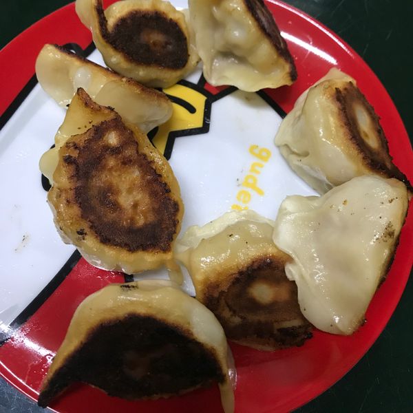 煎餃：Un Chen 一起做