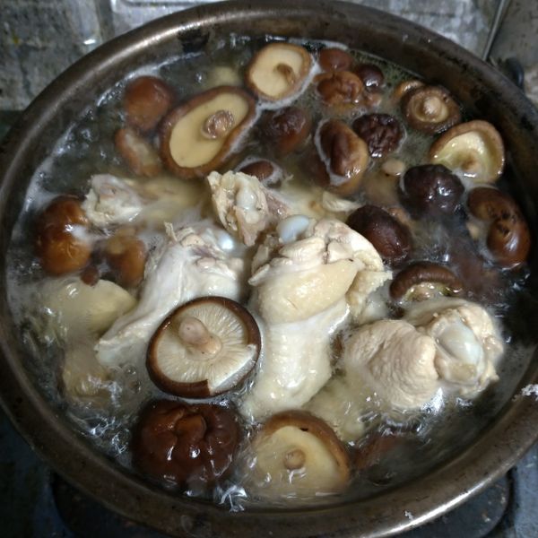 香菇雞湯：淑貞 一起做