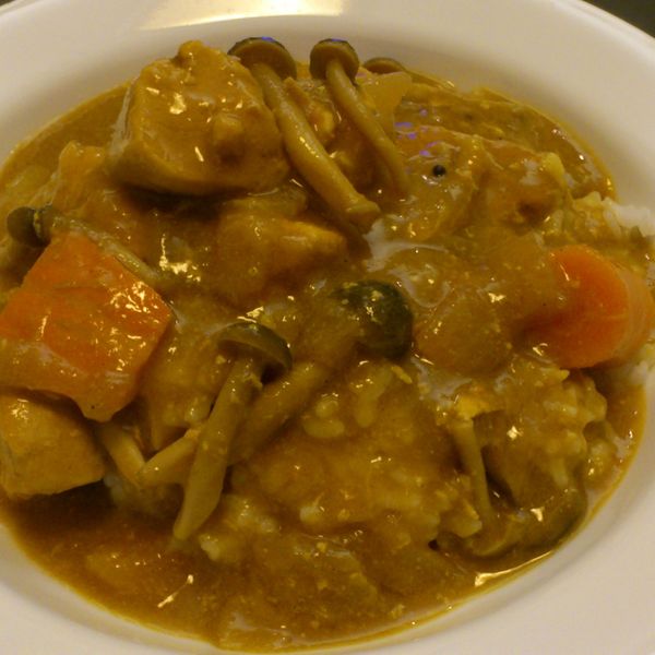 [咖哩雞肉飯~孩子們的最愛]Cynthia廚藝生活 : Kate Sung一起做