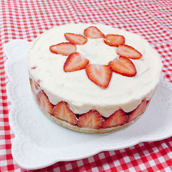 【免烤箱】特濃草莓生乳酪蛋糕 : 葉小璿一起做