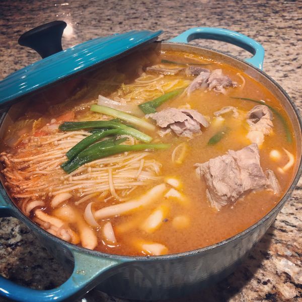 韓式馬鈴薯燉排骨湯 : Julie Hsu一起做