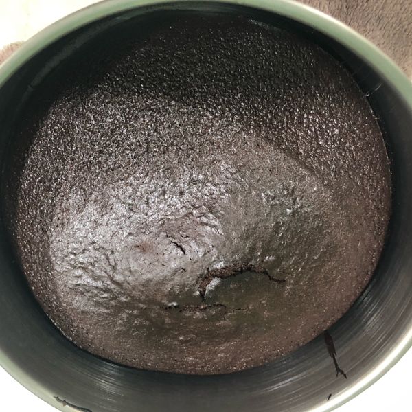 外酥內軟巧克力蛋糕(鬆餅粉)：Yuan 一起做