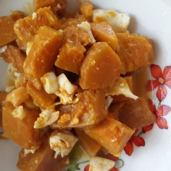 愛烹飪。鹹蛋南瓜：小真 一起做