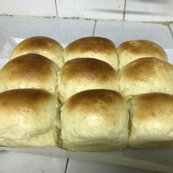 手揉香濃牛奶餐包：Amanda Cheung 一起做