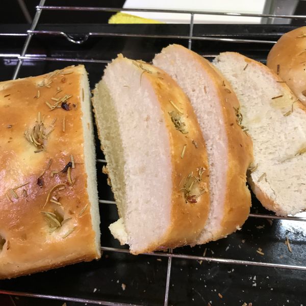 迷迭香佛卡夏麵包 : Claire Hsu一起做