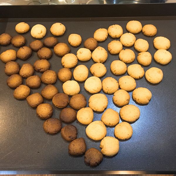 Olivia♥蜂蜜蛋黃餅乾 : Tim一起做