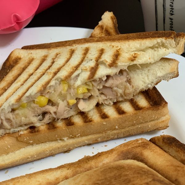 帕尼尼全麥玉米鮪魚起司吐司（小v鬆餅機） : Jessie Sui一起做