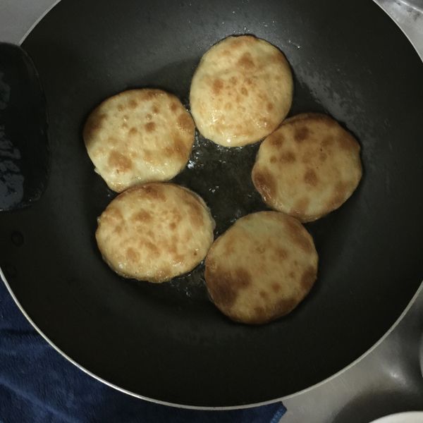 新手變大廚之蛋餅皮月亮蝦餅：廖子 一起做