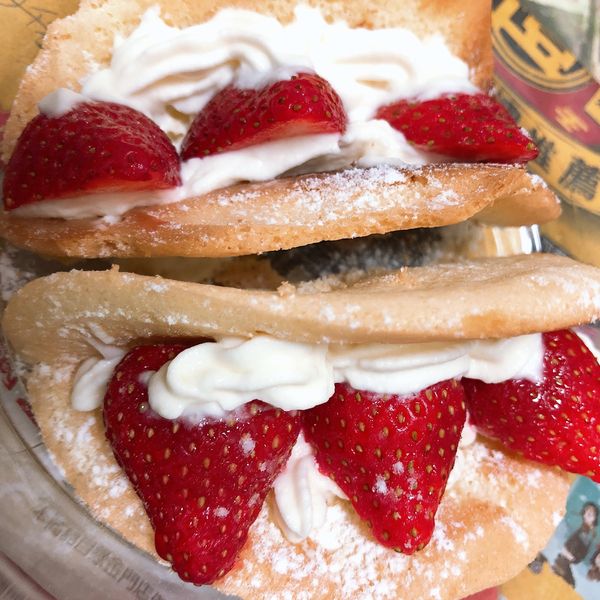 韓國流行排隊甜點。草莓蛋糕捲 : 鄭小菁一起做