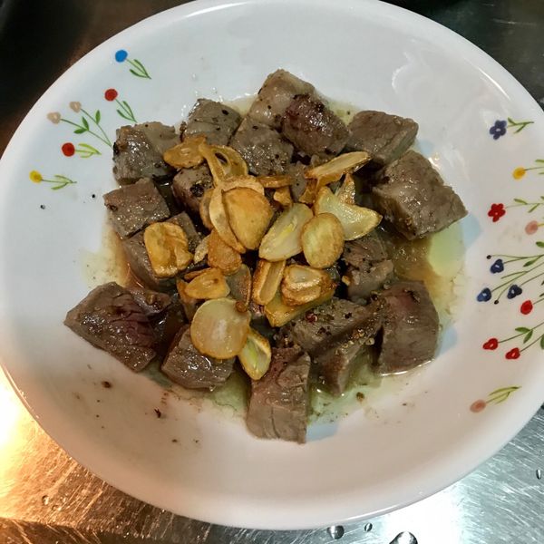 快速、超級入味～蒜片骰子牛 : Carolyn Lin一起做