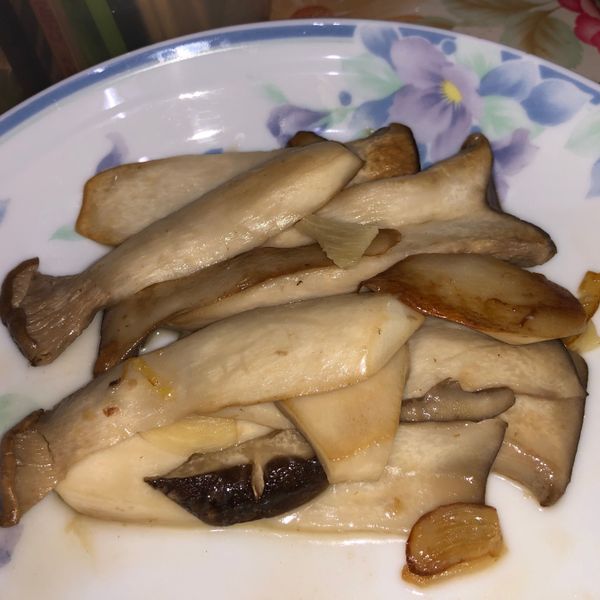 蒜香奶油杏包菇：暐暐 一起做