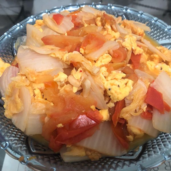 蕃茄蛋燉白菜：黃小儀 一起做