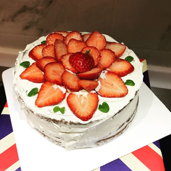 【小貝殼】超容易完美-草莓巧克力蛋糕：viya 一起做