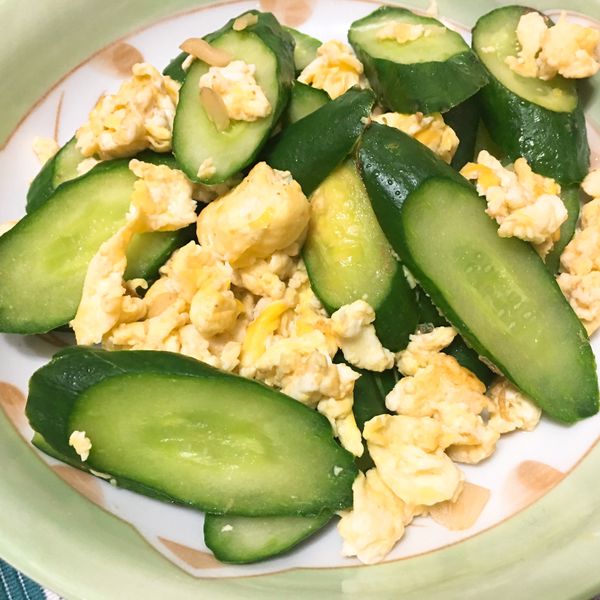 ♡小黃瓜炒蛋♡ : Hsu Hsiao Lu一起做