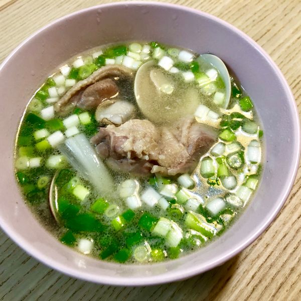 蛤蠣蔥雞湯（簡單美味·感冒退散） : 梁婉一起做