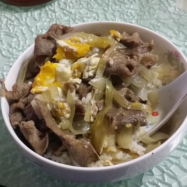五步驟做出：吉野家日式牛丼食譜作法：林筱茵 一起做