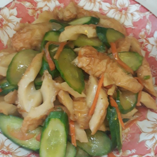 小黃瓜炒黑輪：劉書琴 一起做